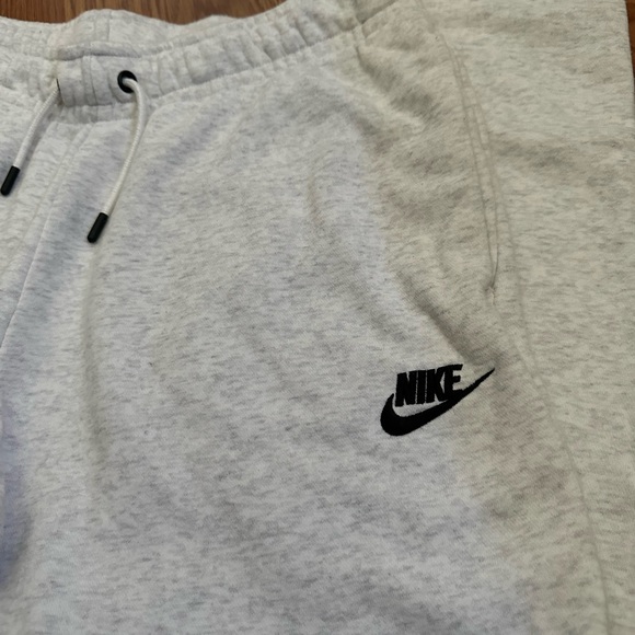 Nike Jogger Sweatpants - Picture 2 of 4